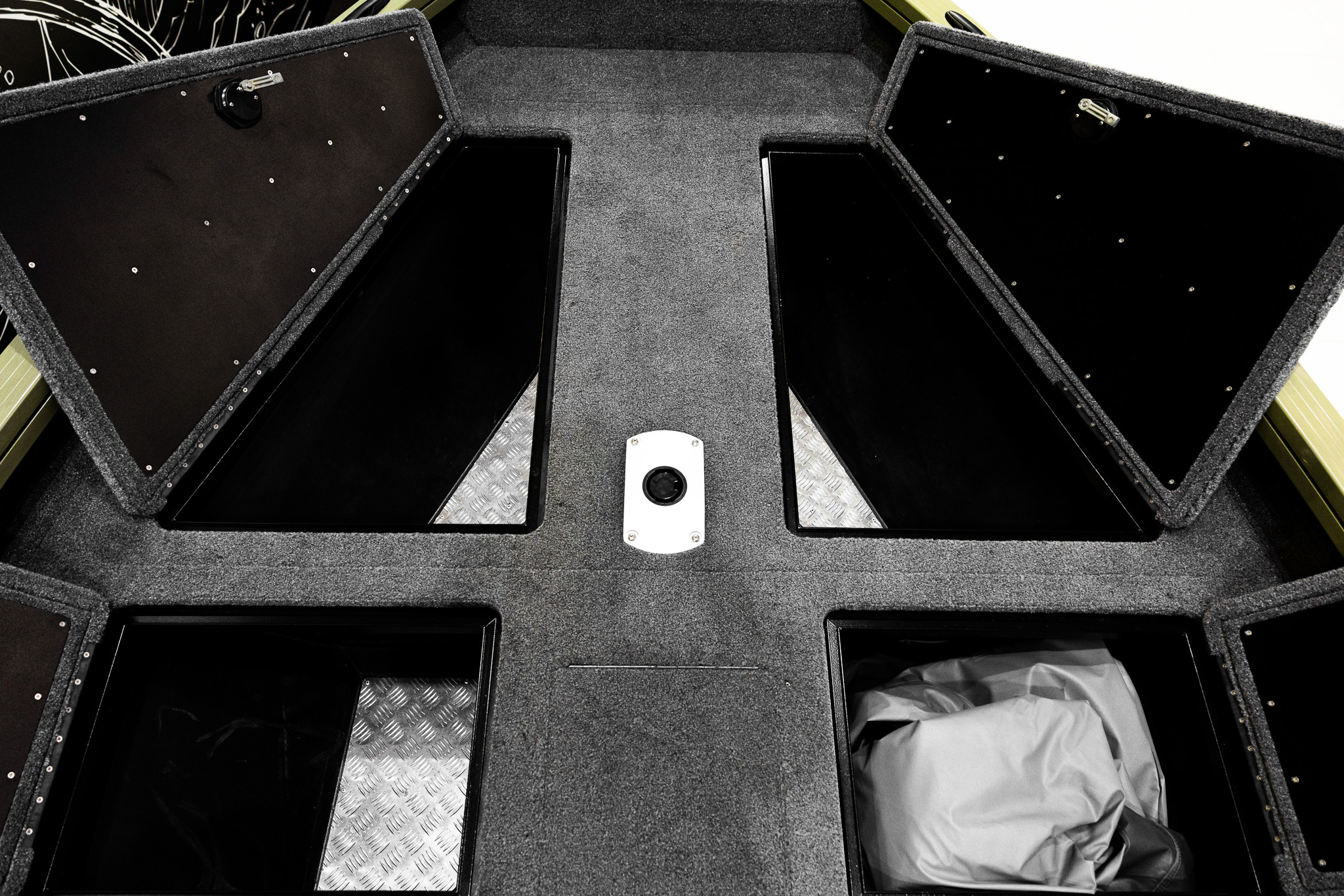 Катер NorthSilver Wide Max