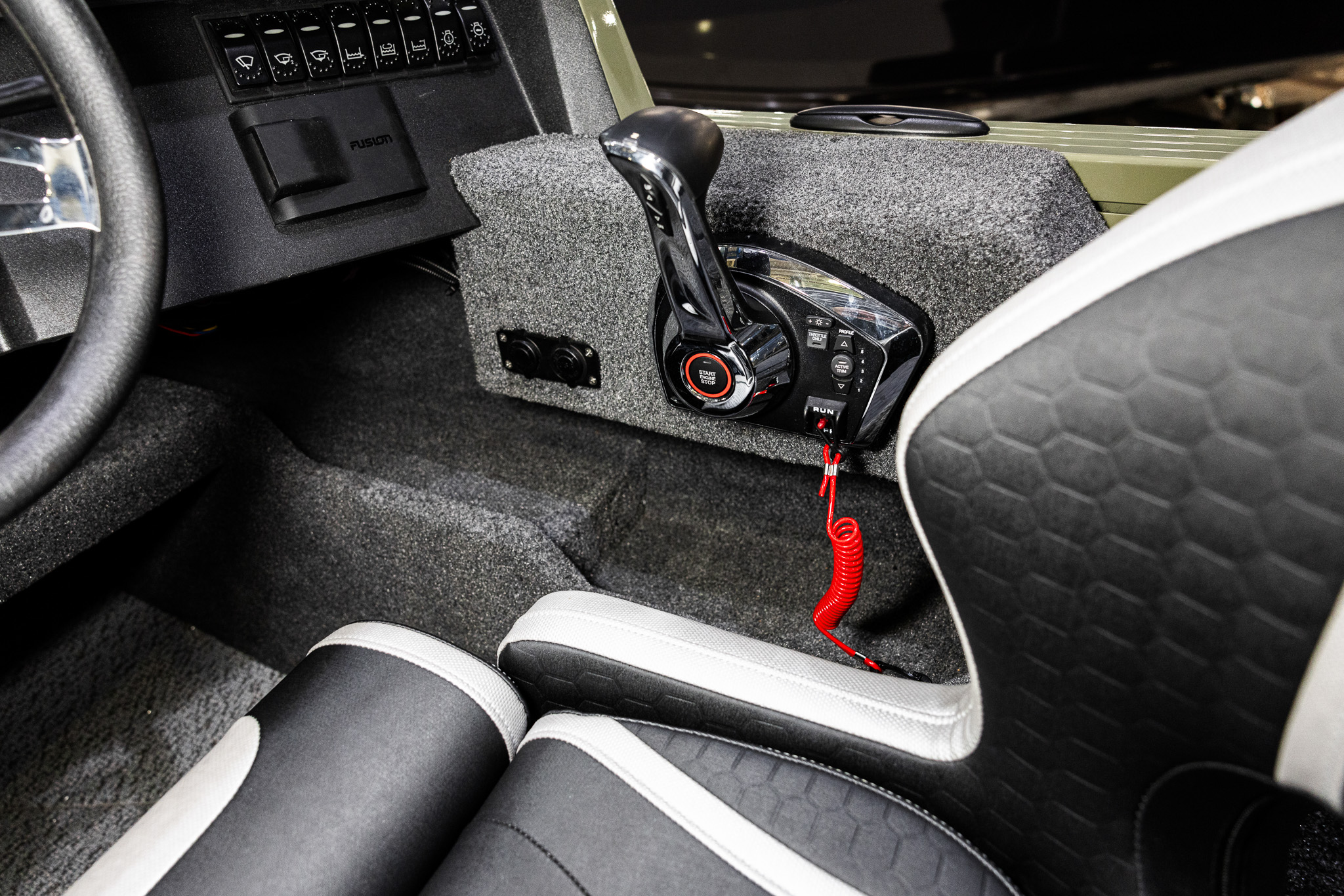 Катер NorthSilver Wide Max