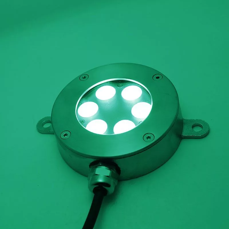 Светодиодный подводный фонарь для подсветки причалов