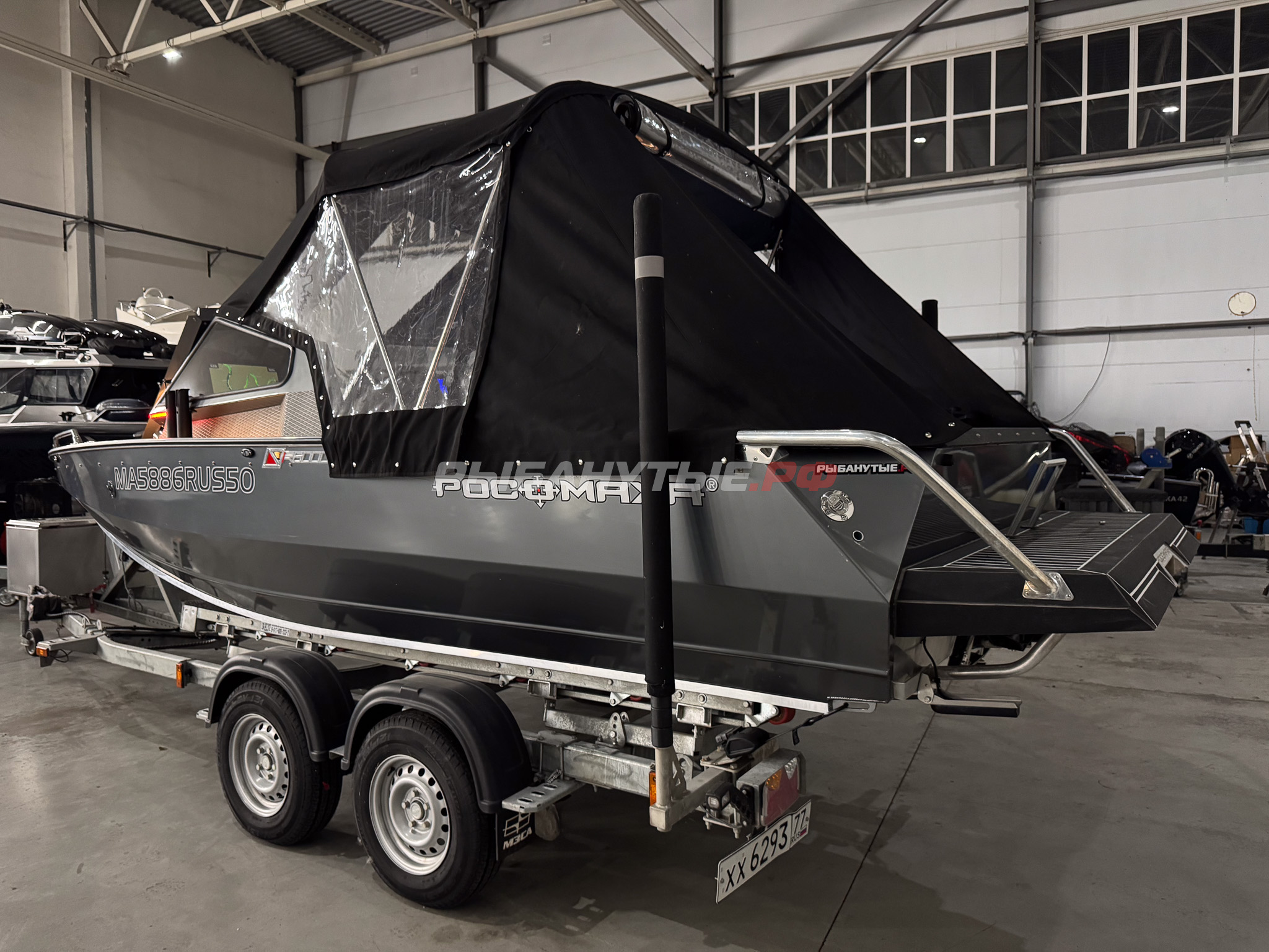 Лодка Росомаха R6000S + Mercury Optimax 200 + прицеп на катере — пример установки, Рыбанутые.РФ