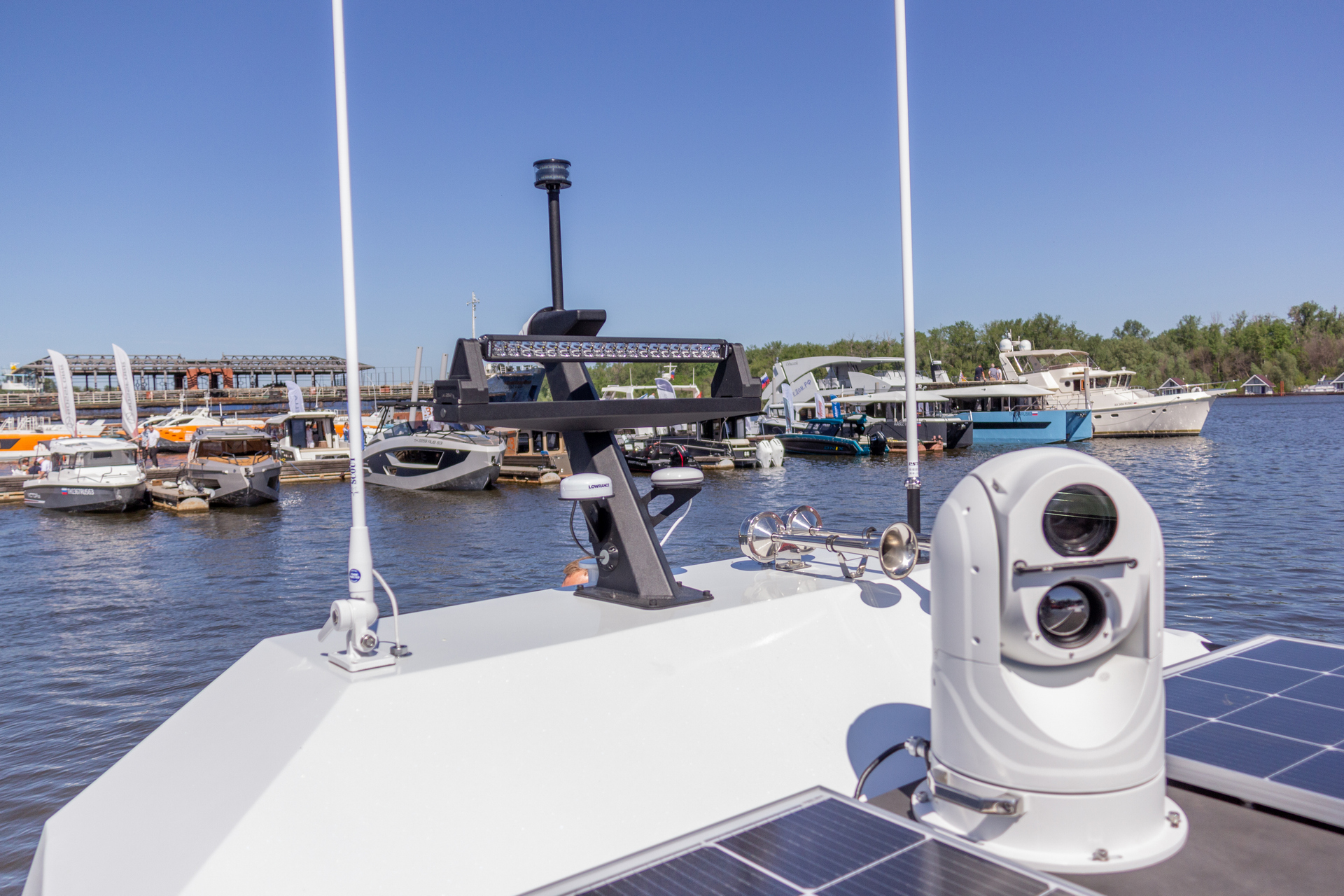 VBOATS VOYAGER 980 Cabin