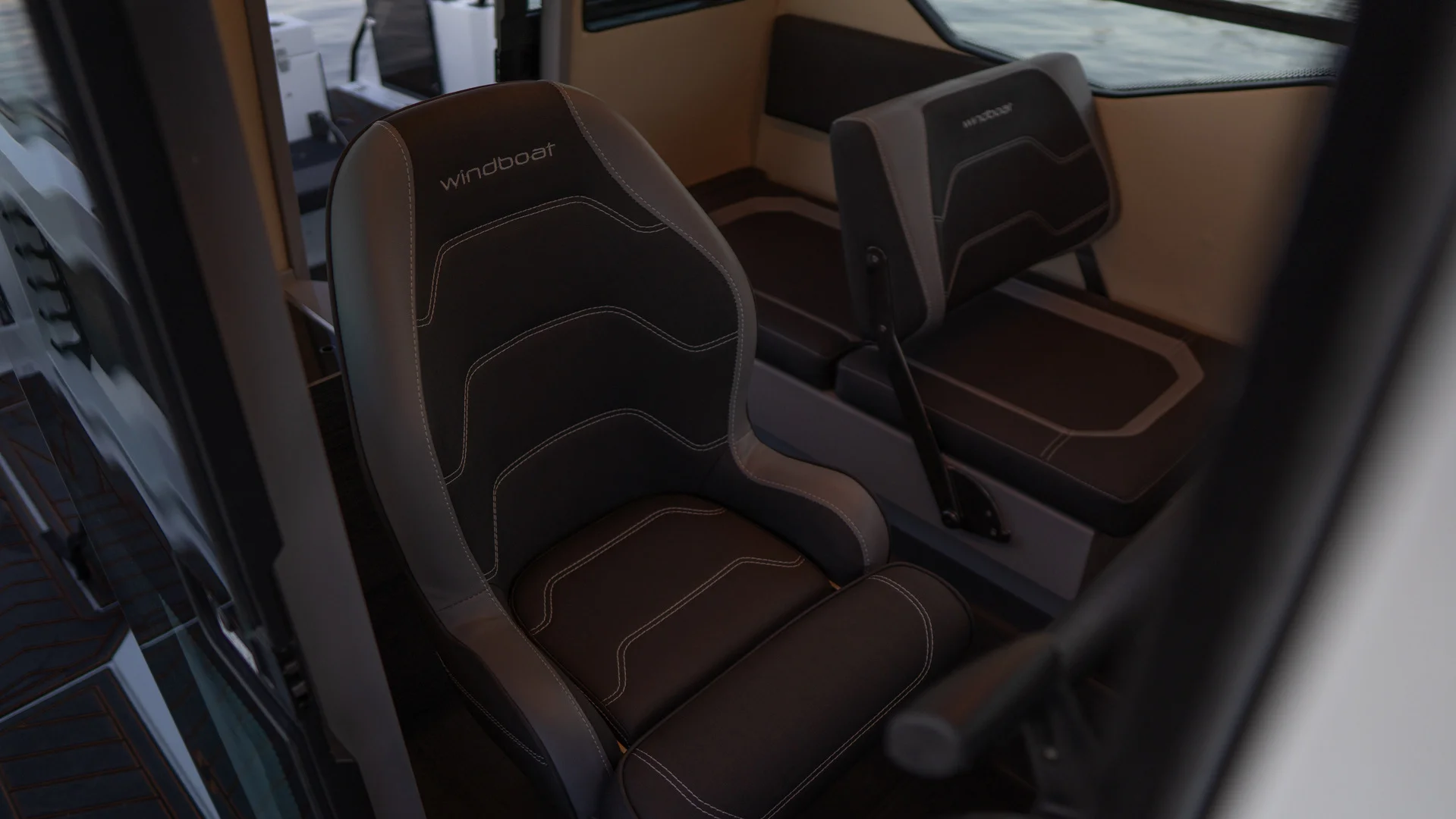 Windboat 7.0 Cabin