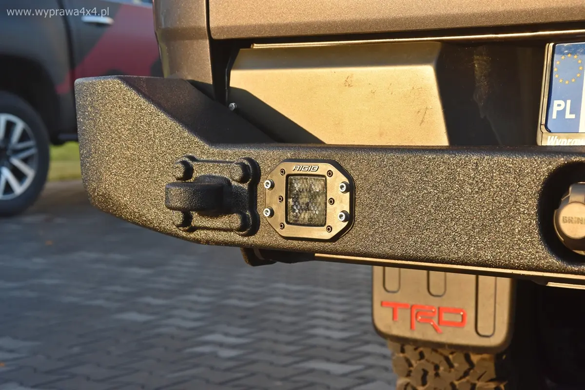 RIGID D-серия PRO (6 светодиодов) — Водительский свет — Врезная установка (пара) на катере — пример установки, Рыбанутые.РФ