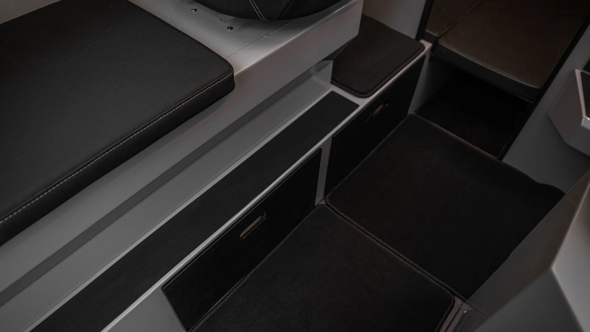 Windboat 7.0 Cabin