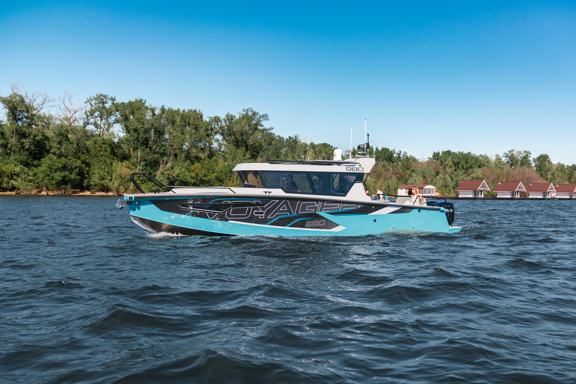 VBOATS VOYAGER 980 Cabin