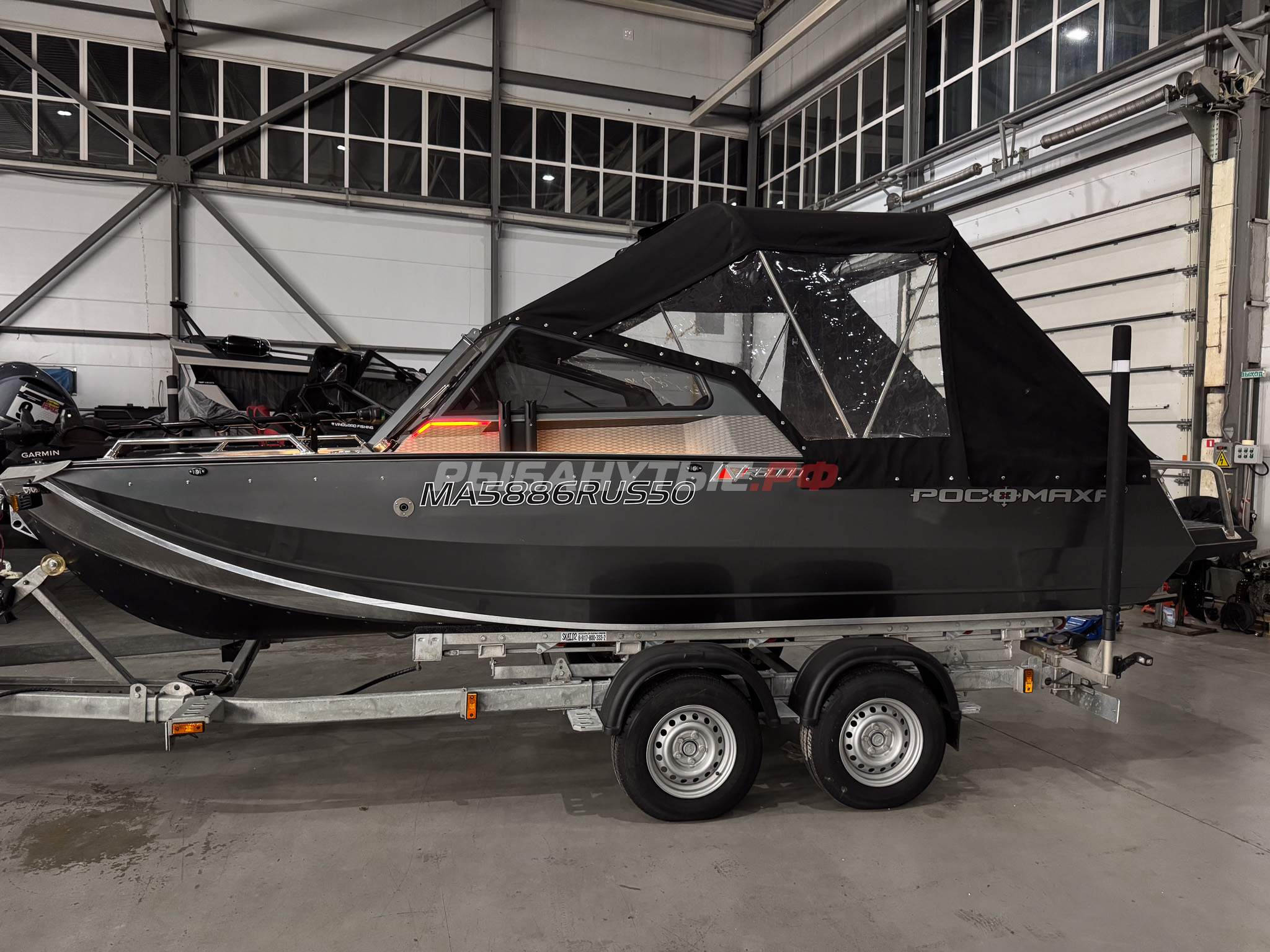 Лодка Росомаха R6000S + Mercury Optimax 200 + прицеп на катере — пример установки, Рыбанутые.РФ