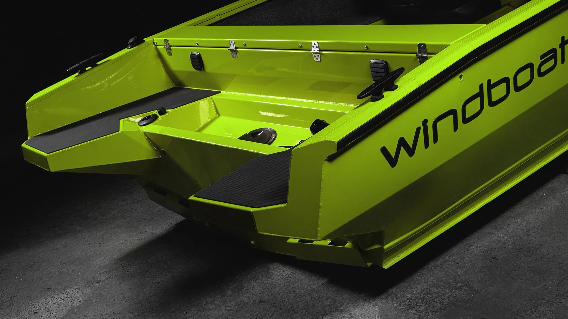 Windboat 4.6 DCX