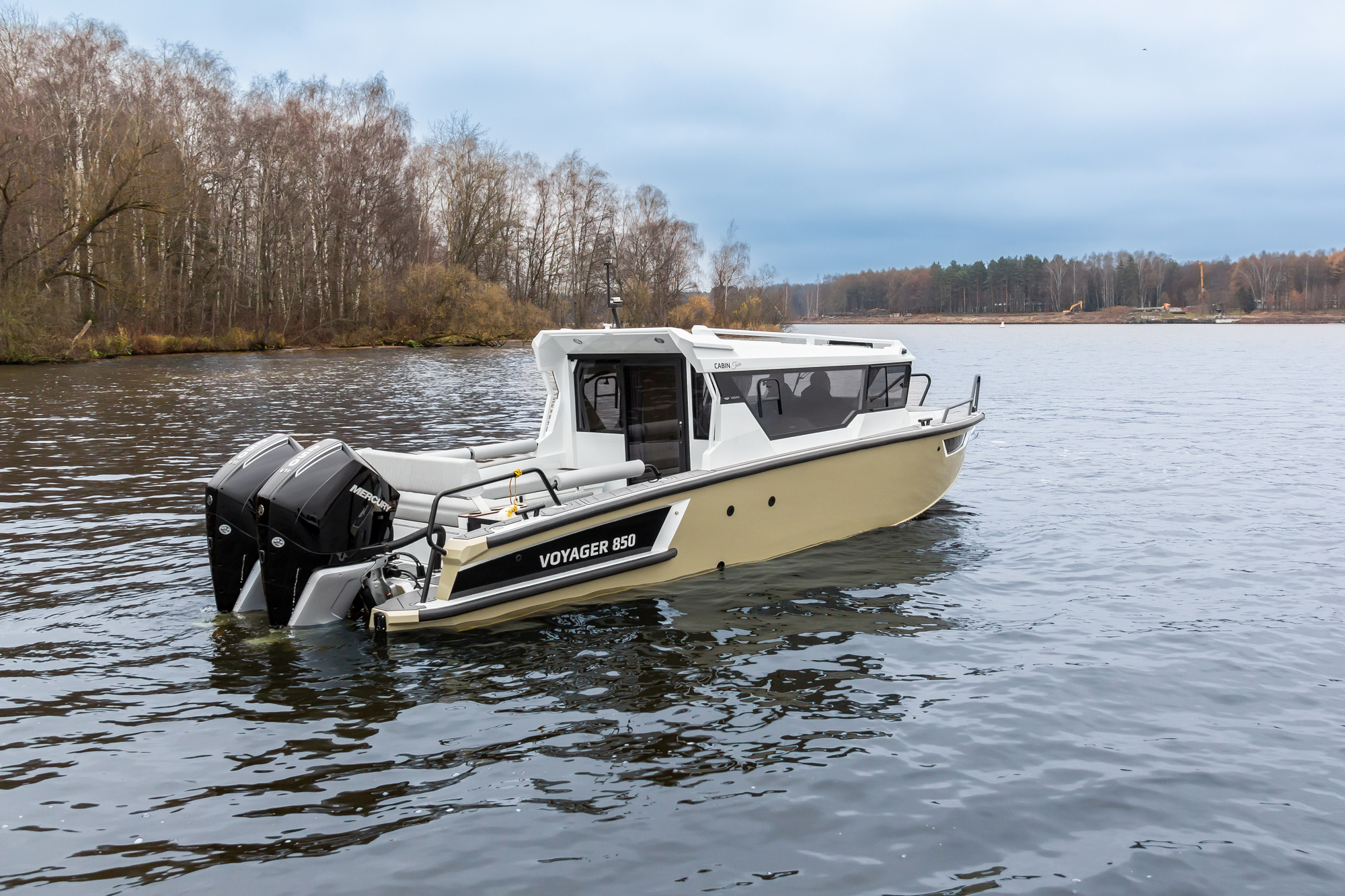 VBOATS VOYAGER 850 Cabin Twin