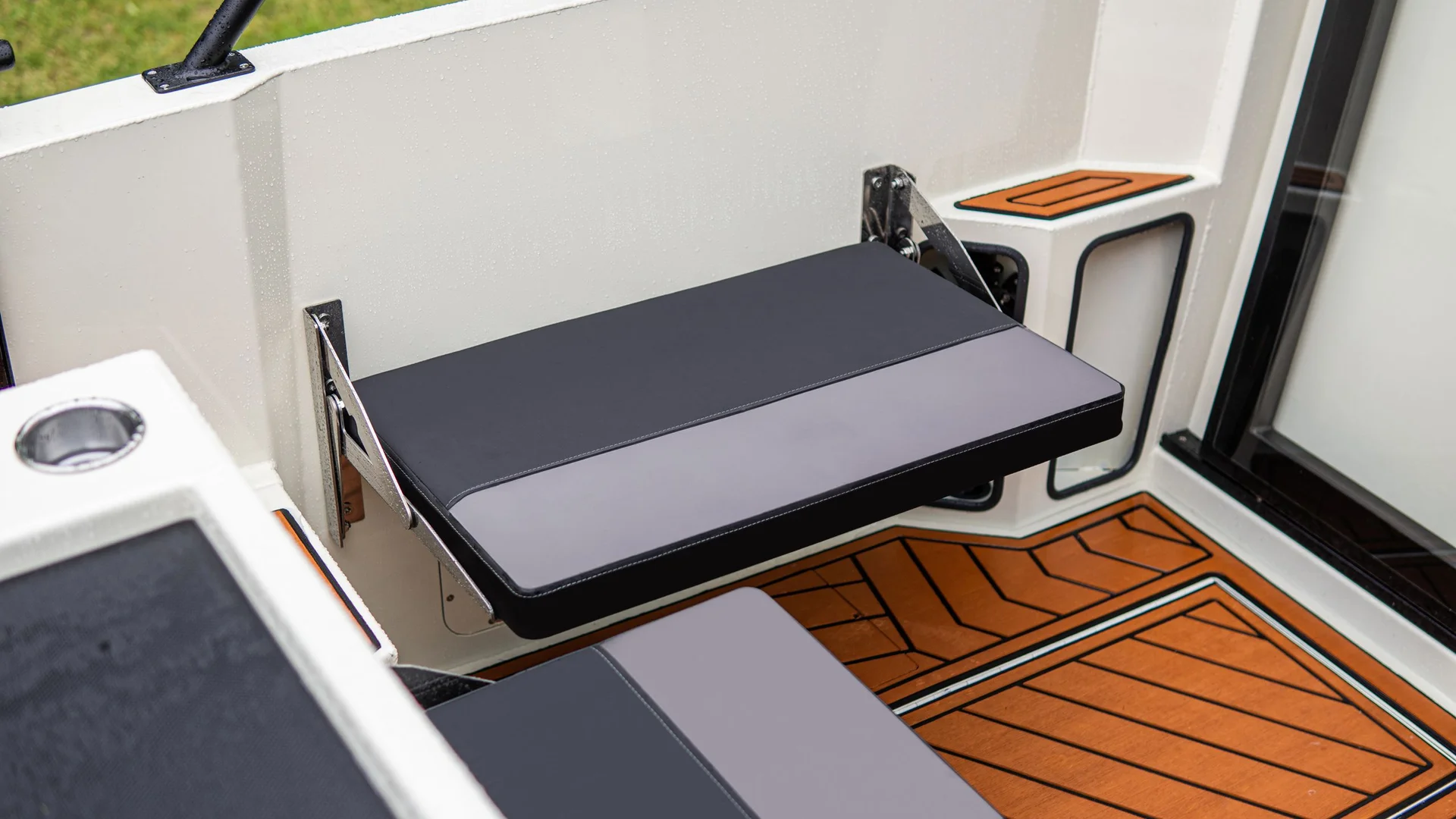 Windboat 7.0 Cabin