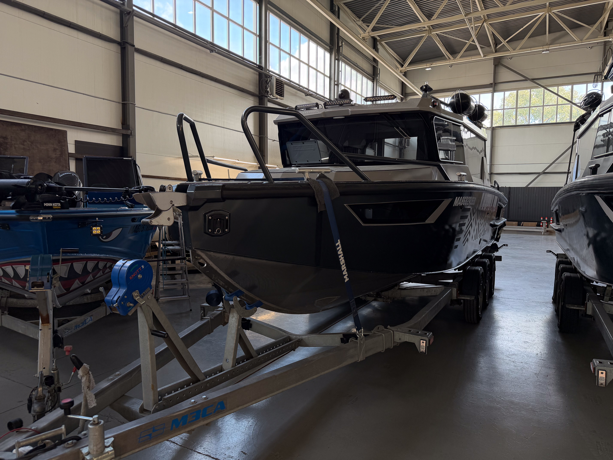 VBOATS 850 Cabin + Mercury Verado 400 + прицеп