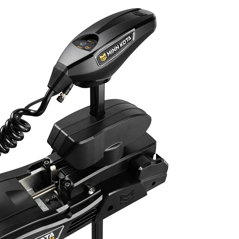 Minn Kota Ulterra QUEST 90/115 lb. Thrust, 72" Shaft, MEGA Side Imaging, Wireless Remote на катере — пример установки, Рыбанутые.РФ