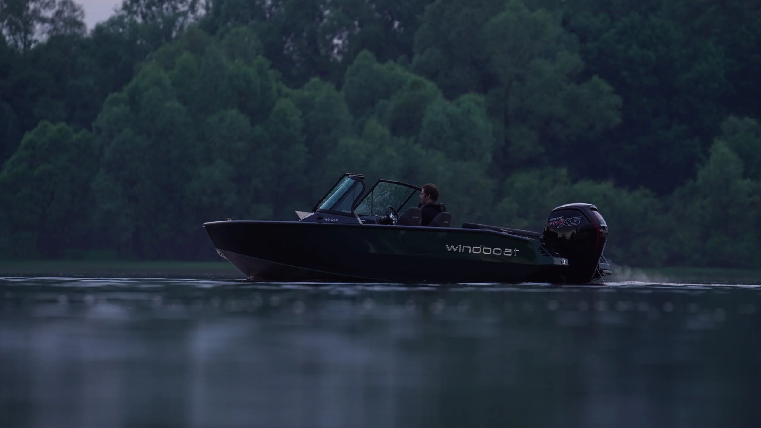 Windboat 4.9 DCX