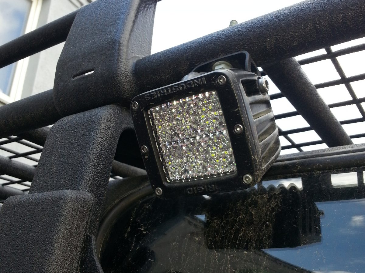 RIGID D-серия PRO (4 светодиода) — Рабочий свет (пара) Midnight Edition на катере — пример установки, Рыбанутые.РФ
