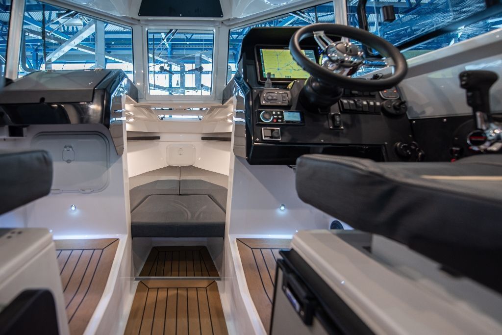 NorthSilver Star Cabin 655 на катере — пример установки, Рыбанутые.РФ