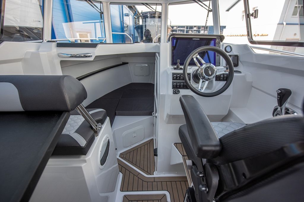 NorthSilver Star Cabin 780 на катере — пример установки, Рыбанутые.РФ