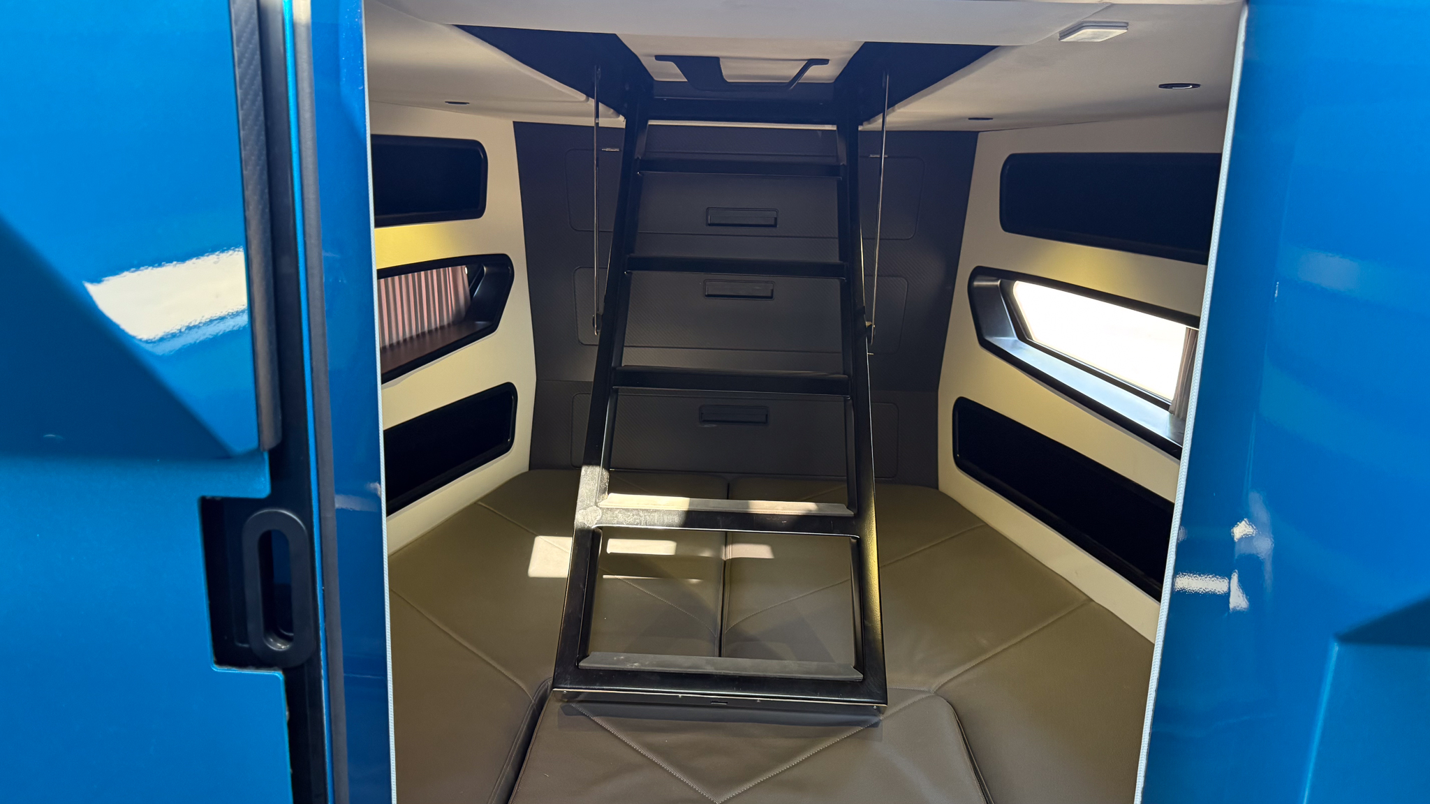 Лодка ONIX 850 Cabin + Спарка Mercury ProXs 300 + прицеп