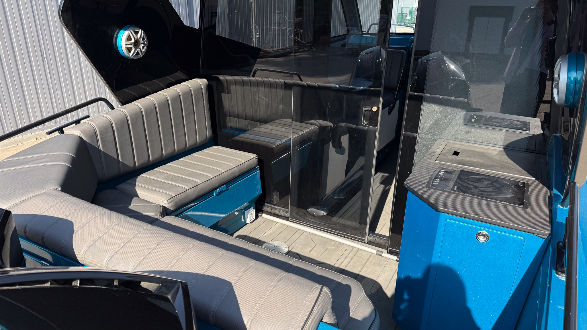 Лодка ONIX 850 Cabin + Спарка Mercury ProXs 300 + прицеп