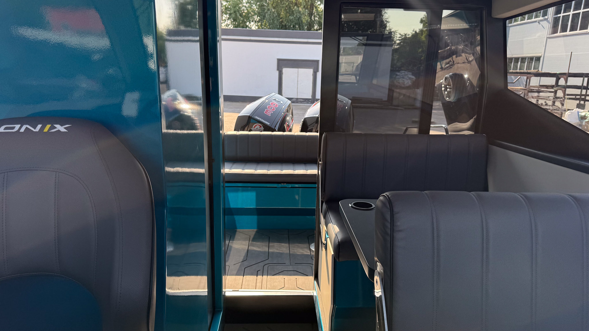 Лодка ONIX 850 Cabin + Спарка Mercury ProXs 300 + прицеп