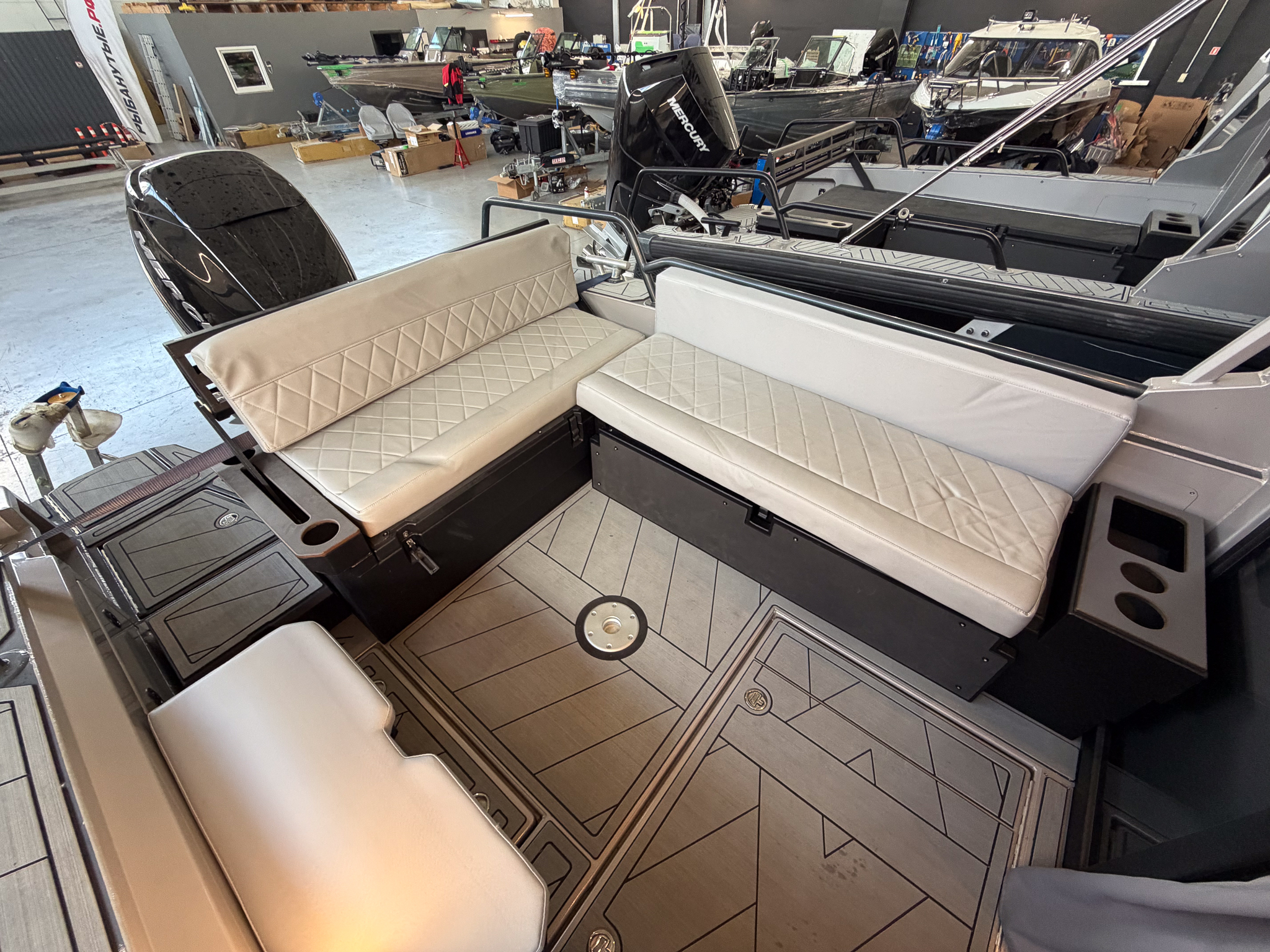VBOATS VOYAGER 850 Cabin + Mercury Verado 400 + прицеп