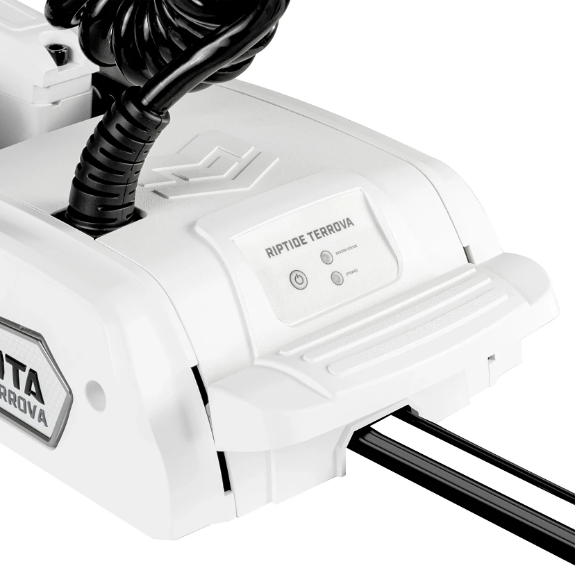 Minn Kota Riptide Terrova QUEST 90/115 lb. Thrust, 72" Shaft, Wireless Remote, White на катере — пример установки, Рыбанутые.РФ