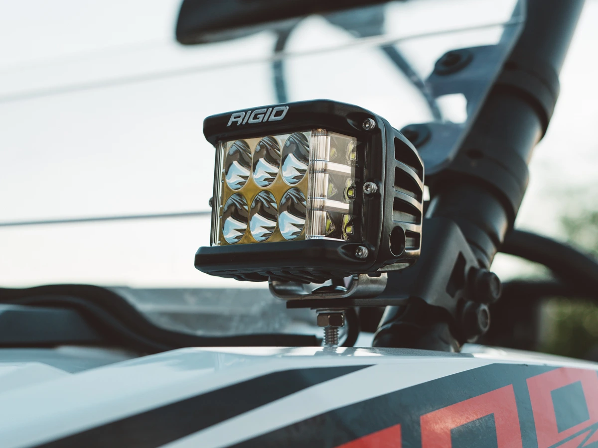 RIGID D-SS Серия PRO (9 светодиодов) Водительский свет (пара) на катере — пример установки, Рыбанутые.РФ