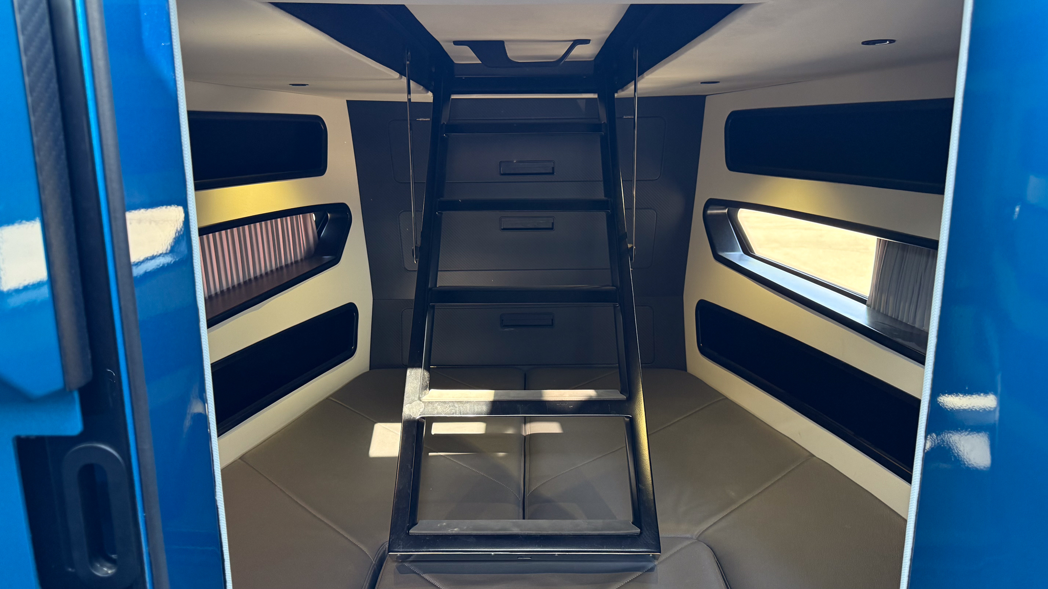 Лодка ONIX 850 Cabin + Спарка Mercury ProXs 300 + прицеп