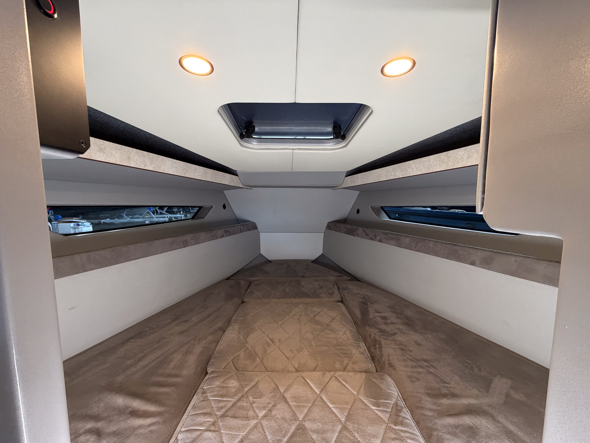 VBOATS VOYAGER 850 Cabin + Mercury Verado 400 + прицеп
