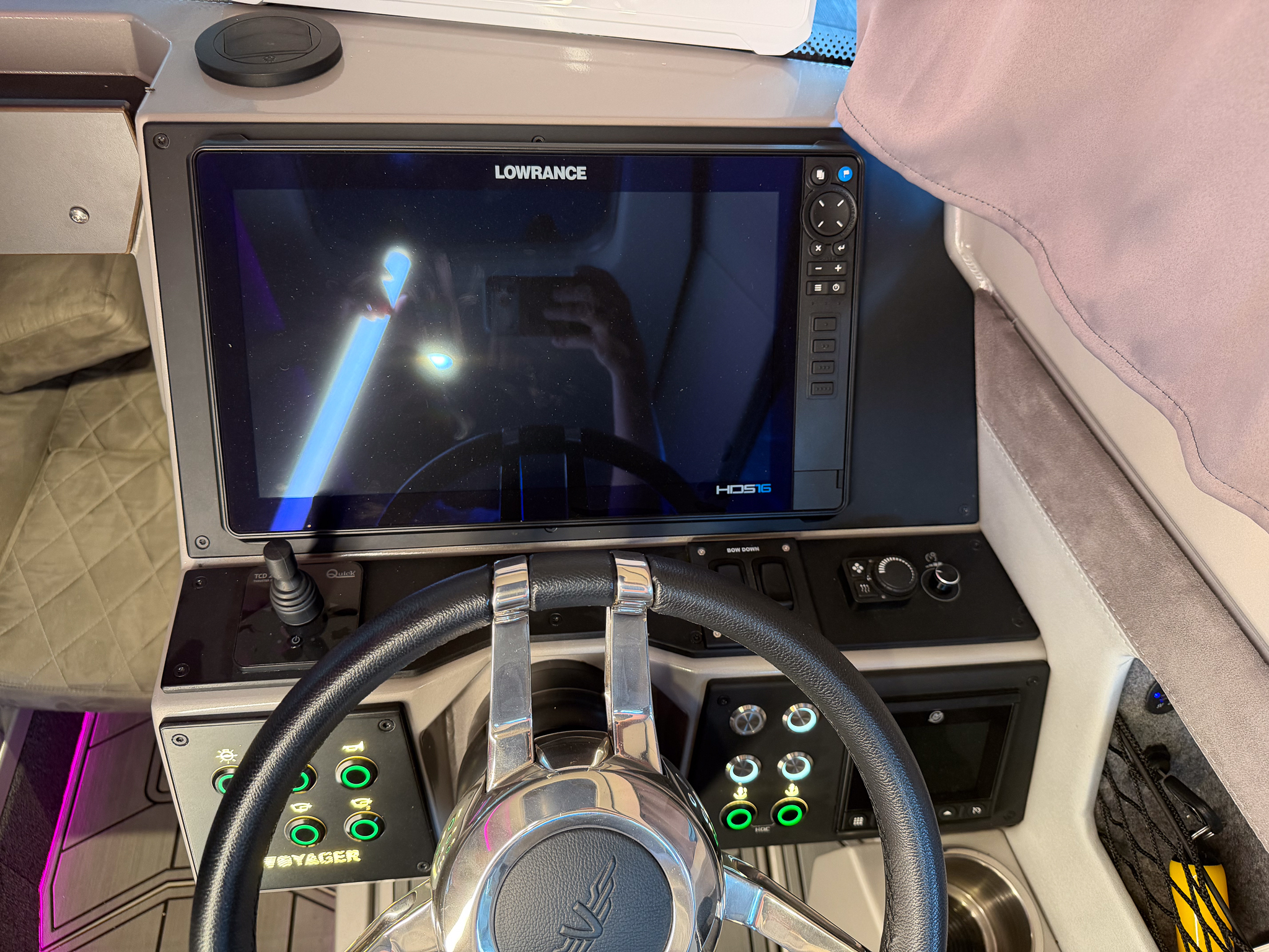 VBOATS VOYAGER 850 Cabin + Mercury Verado 400 + прицеп