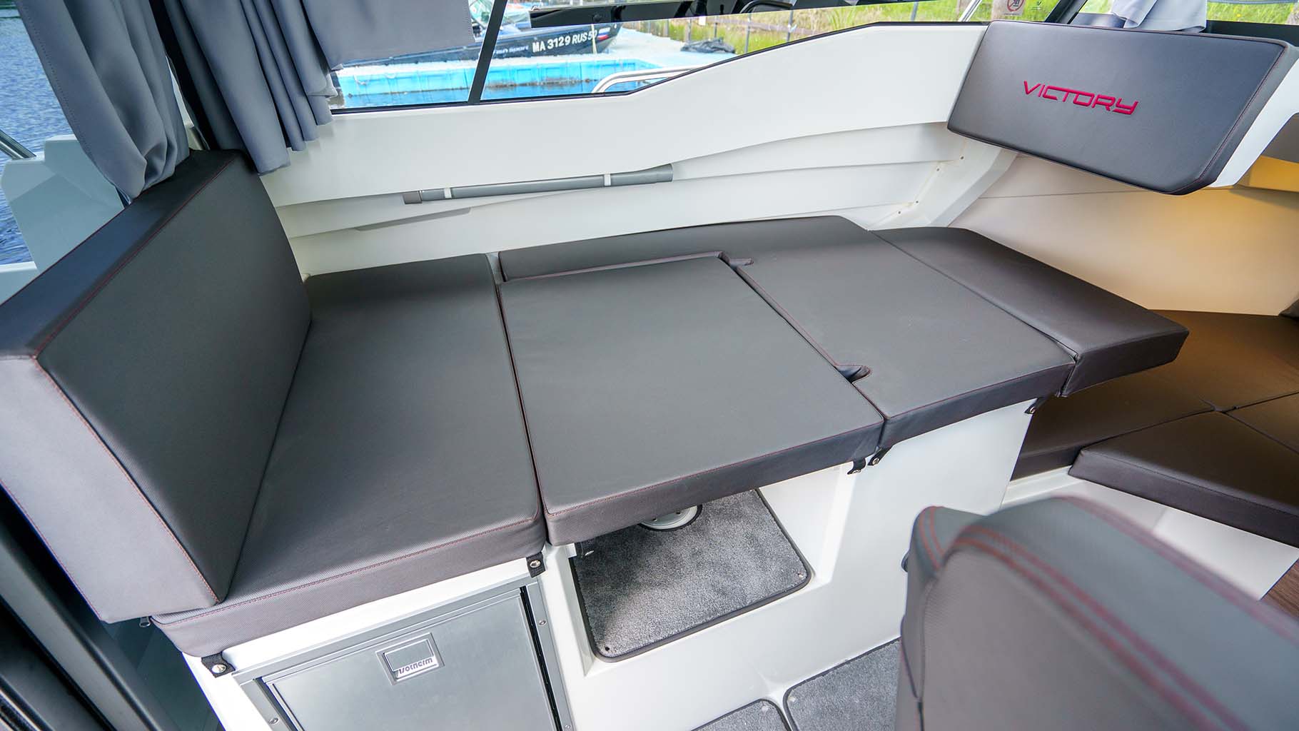 Victory 737 Cabin