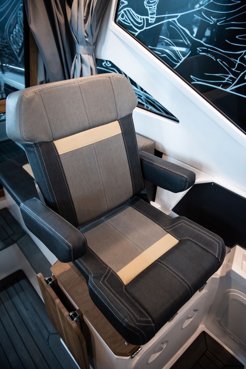 NorthSilver Star Cabin 655 на катере — пример установки, Рыбанутые.РФ