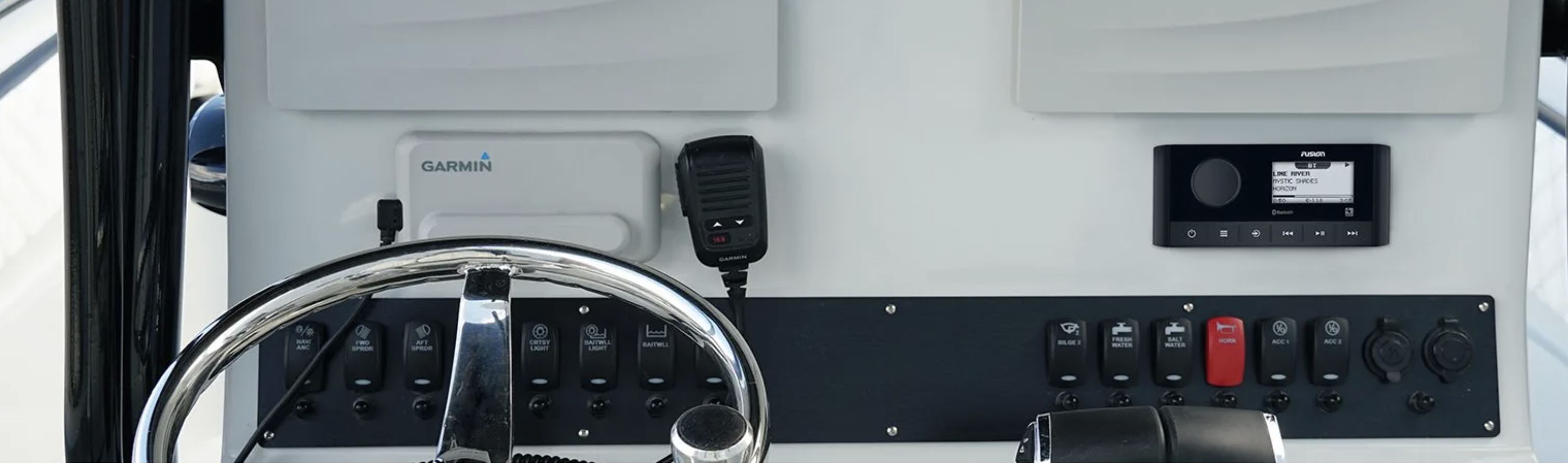 Fusion® MS-RA60 Marine Head Unit