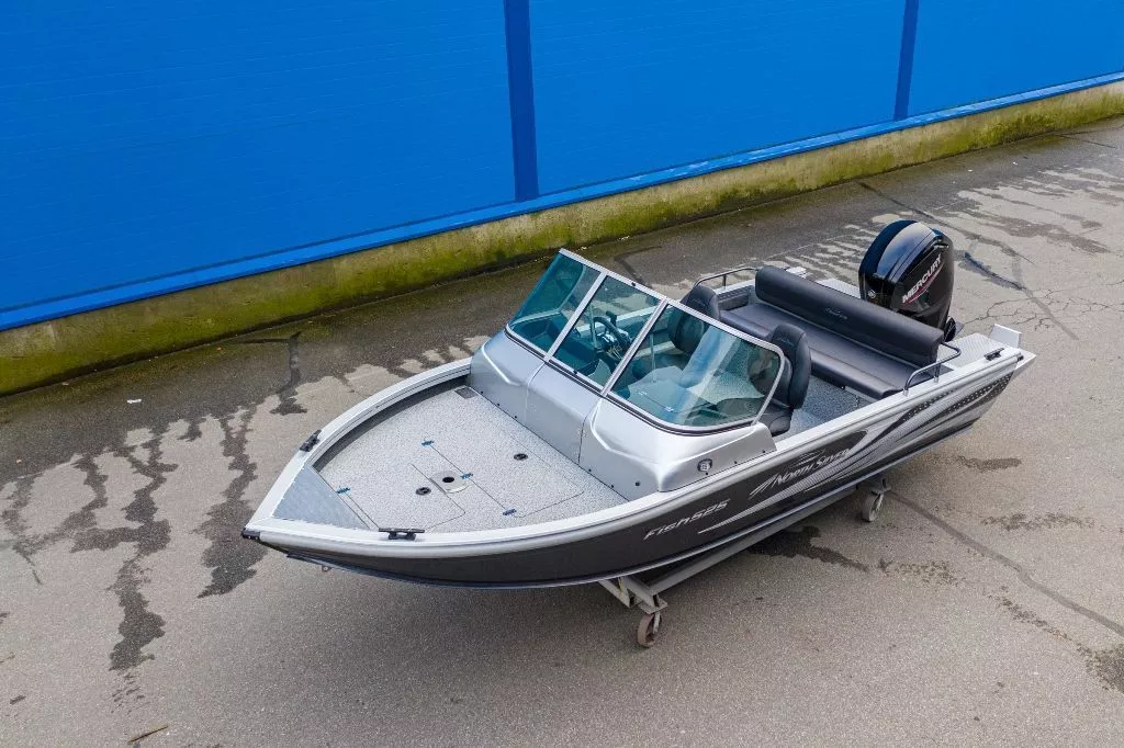 NorthSilver 525 Fish на катере — пример установки, Рыбанутые.РФ