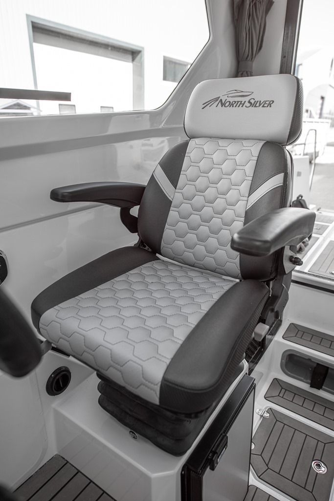 NorthSilver Star Cabin 780 на катере — пример установки, Рыбанутые.РФ