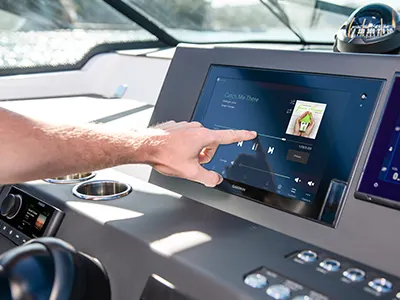 Fusion Apollo™ MS-SRX400 Marine Head Unit
