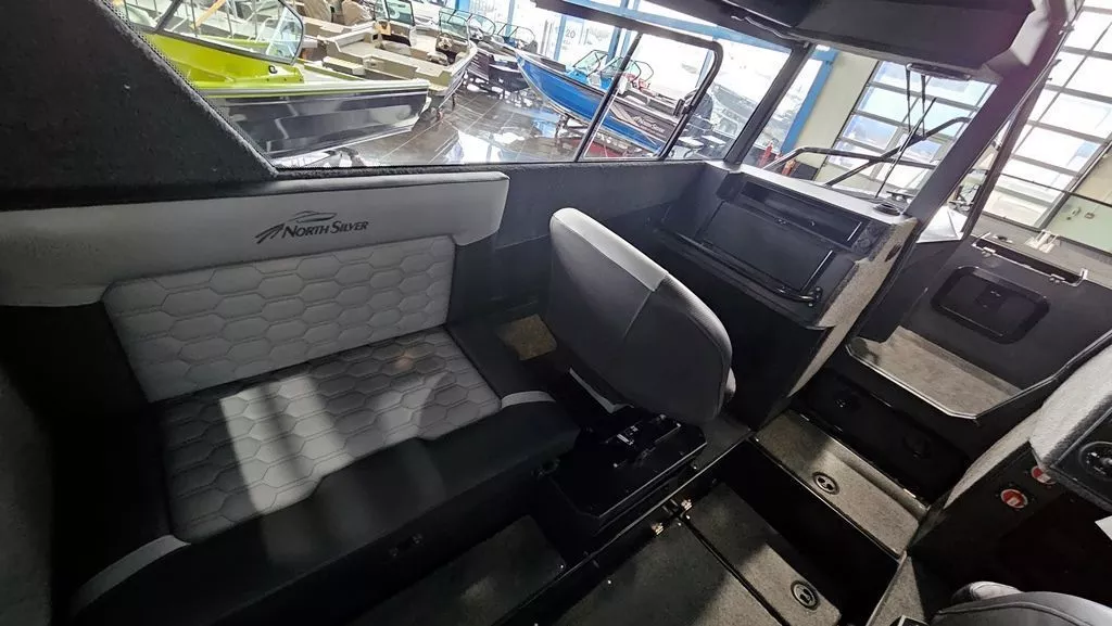 NorthSilver 690 Cabin на катере — пример установки, Рыбанутые.РФ